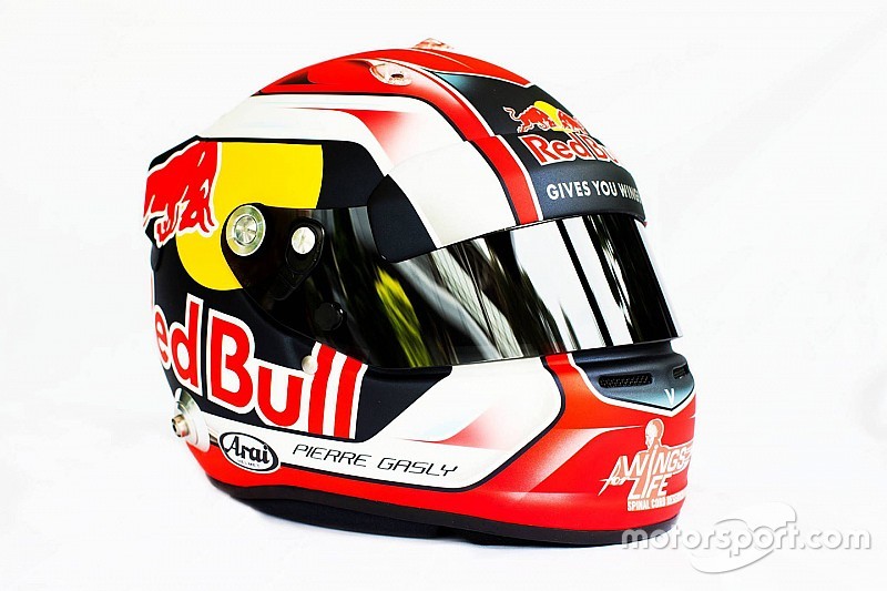 Gasly, F1'de kullanacağı kaskı tanıttı