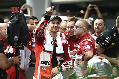 Lorenzo se lleva a su equipo de vacaciones al Caribe