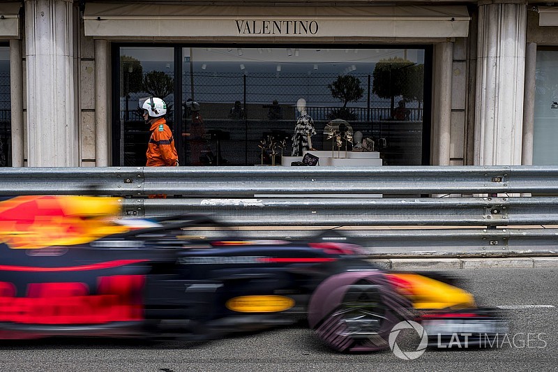 Red Bull si è messa le ali, Mercedes per ora gioca in difesa