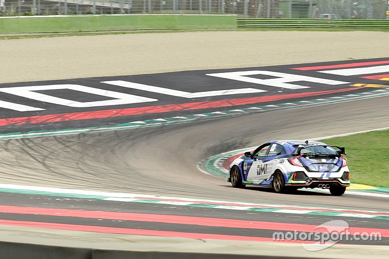 Дощ, емоції та розбиті авто - Імола, Time Attack Italia!