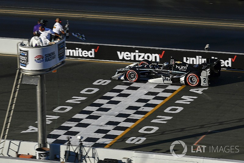 Newgarden a dû aller contre son instinct pour rester derrière Pagenaud
