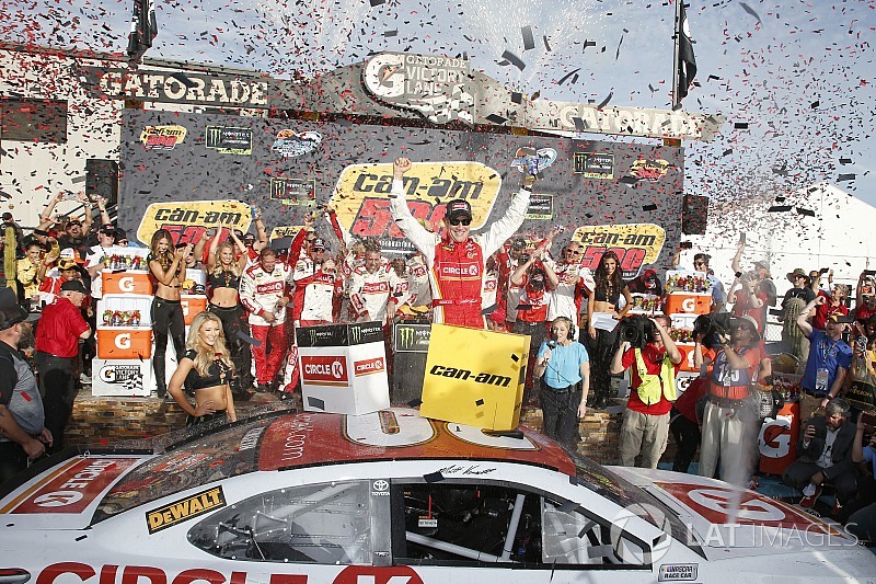 Kenseth vence em Phoenix e classifca Keselowski