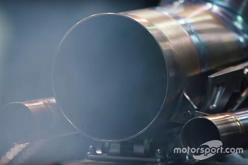 Ferrari - Mercedes: basta furbate con l'olio, torna a contare la benzina?