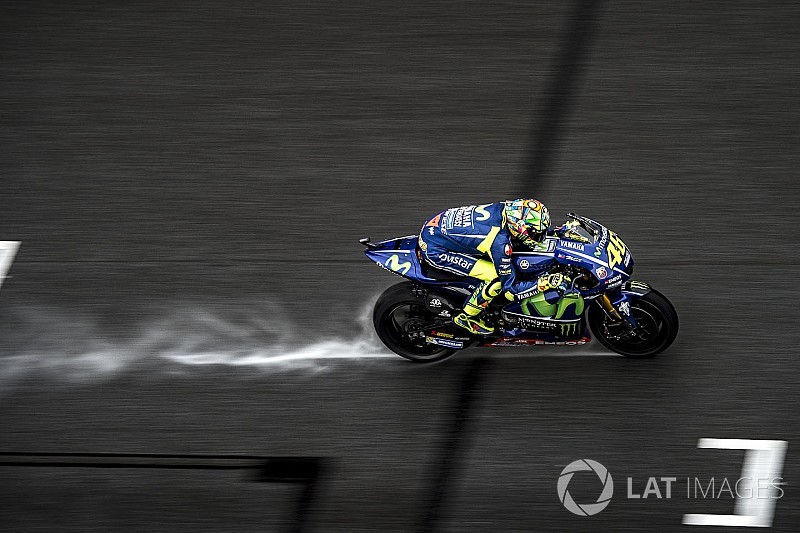 Rossi: “Estoy fuera de los diez primeros y eso puede ser un problema”