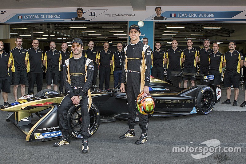 GALERÍA: equipo de Esteban Gutiérrez se toma la foto oficial