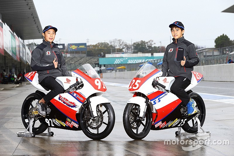 SRS-Motoは國井と中島がスカラシップ獲得、世界狙うライダーへ一歩