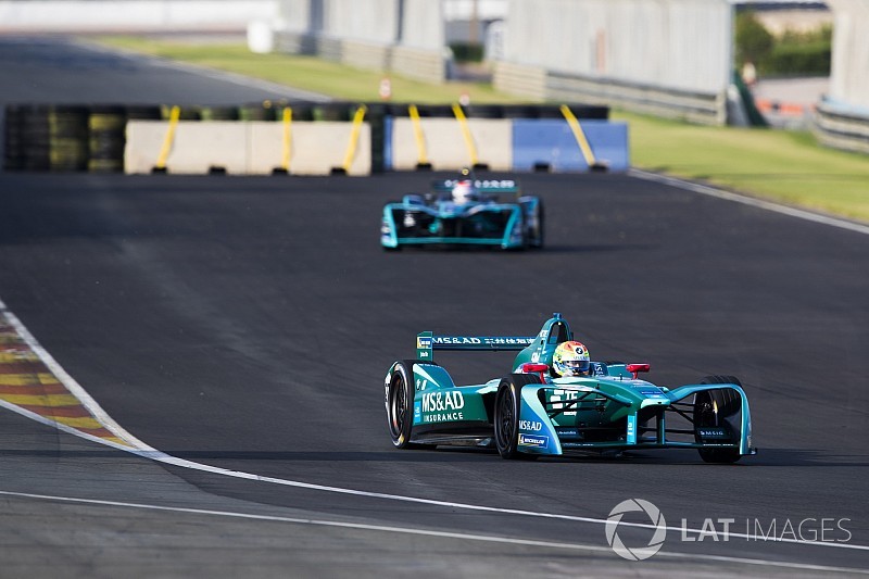 Para pembalap Formula E marah dengan lintasan