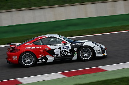Cayman GT4 Trophy: Bianco-De Castro e Pera a segno a Misano