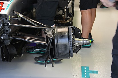 Технический брифинг: тормоза Mercedes W07