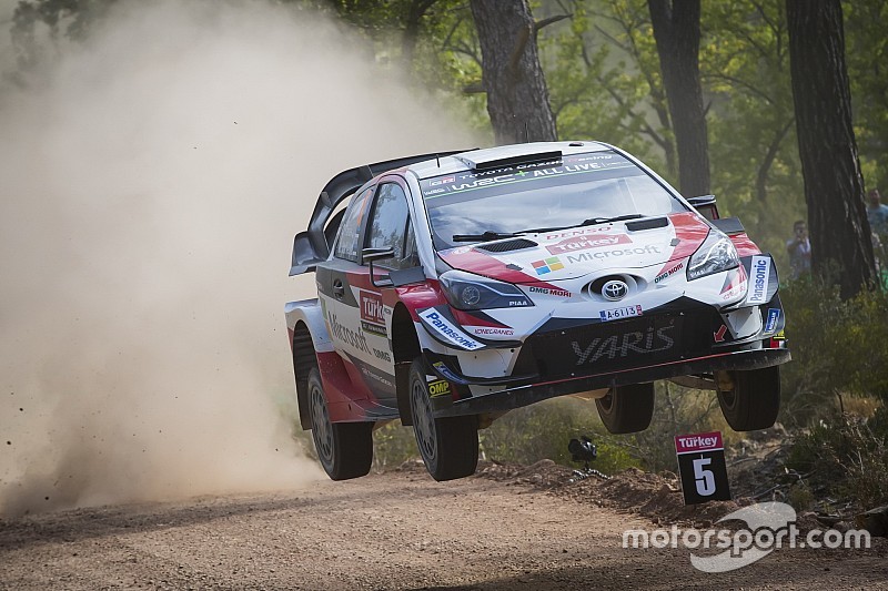 Turchia, PS11: Ogier sbatte e Mikkelsen ha dei problemi tecnici, ne approfitta Tanak!