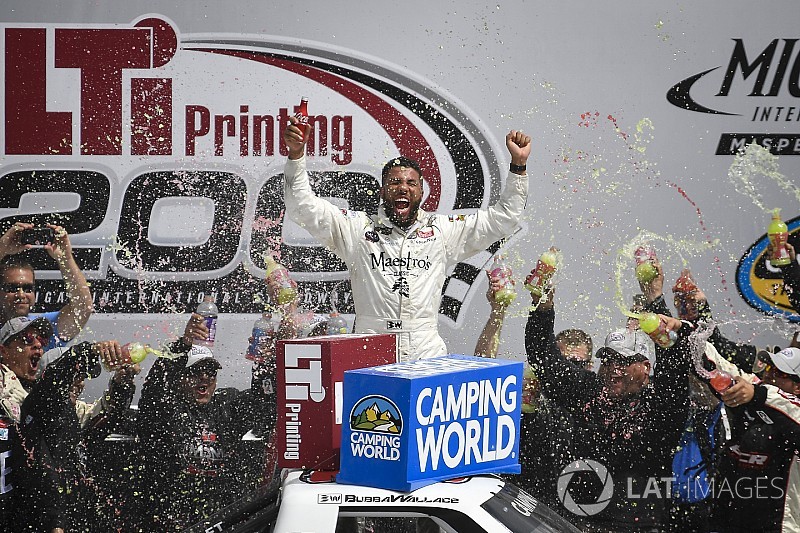 Reestreando na Truck, Wallace vence prova emocionante