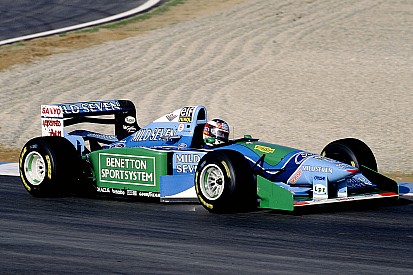 Mick Schumacher sulla Benetton B194 del papà prima del GP di Spa