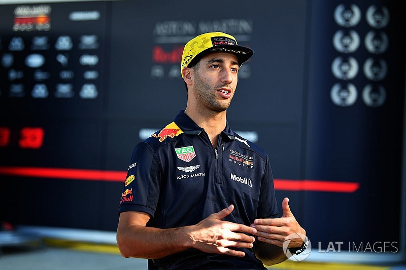 Ricciardo et Red Bull ne digèrent pas la pénalité
