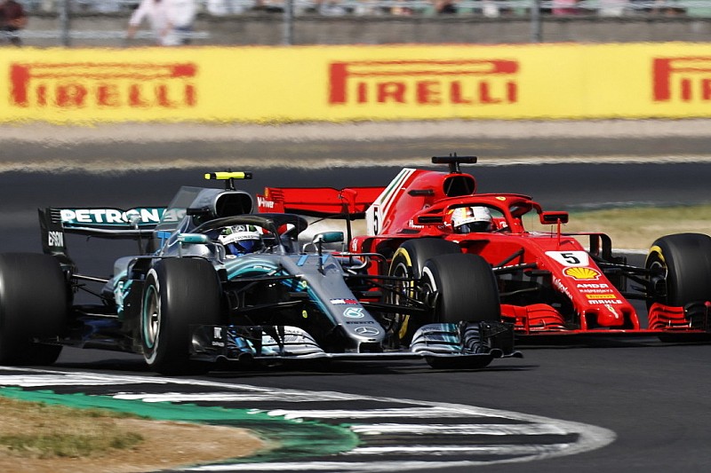 Vettel nagyon a határon előzte meg Bottast: „Sikerült meglepnem”