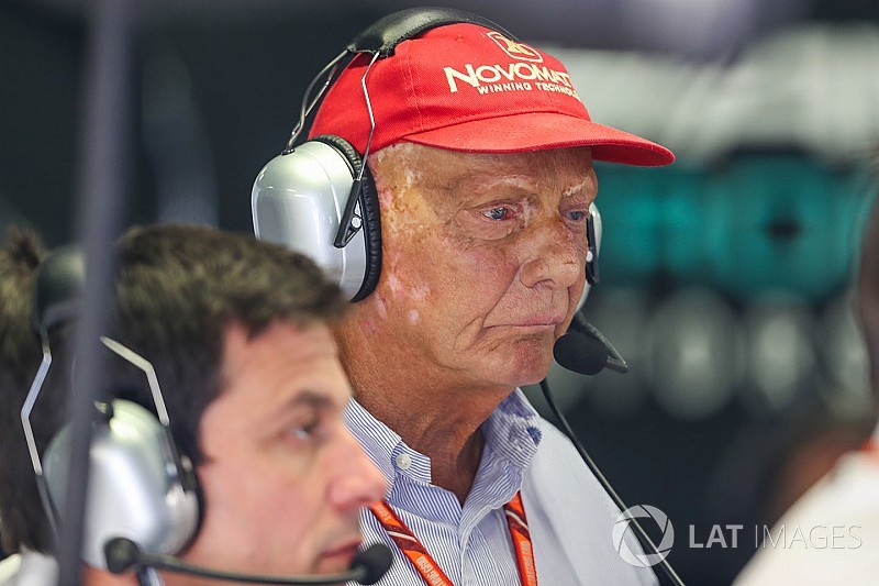 Lauda szerint nyerniük kell Monzában, különben elfelejthetik a bajnokságot