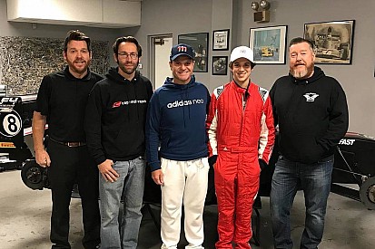 Filho de Barrichello, Eduardo confirma estreia na F4