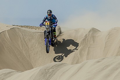 Líder das motos deixa Dakar após forte acidente