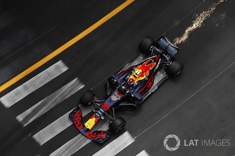 Verstappen evita ser sancionado por transitar en reversa