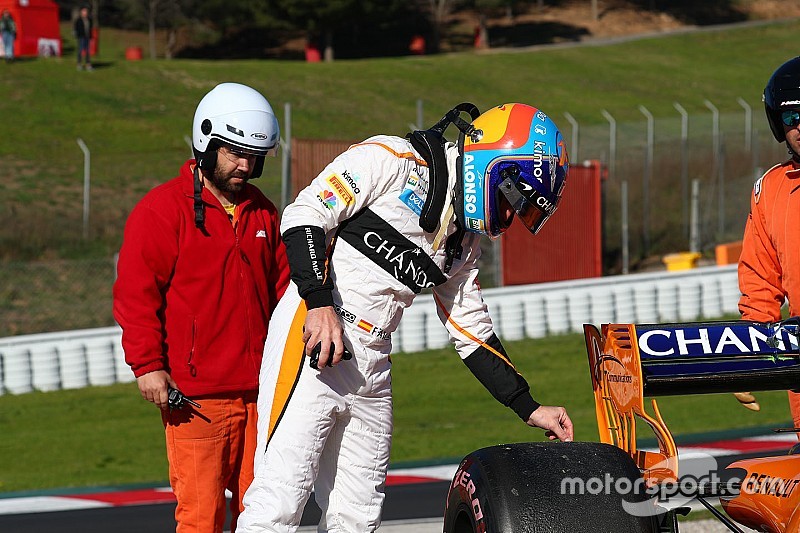 В McLaren решили заменить двигатель на машине Алонсо
