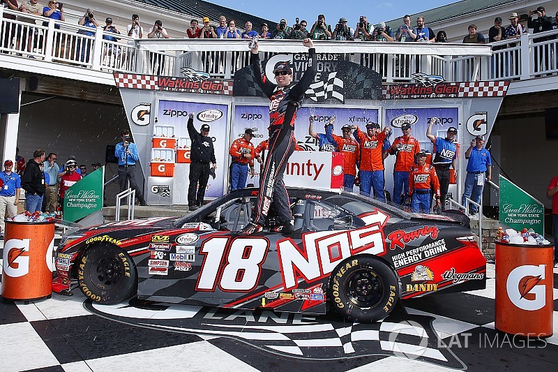 Kyle Busch llega a 90 victorias de Xfinity tras triunfar en Watkins Glen