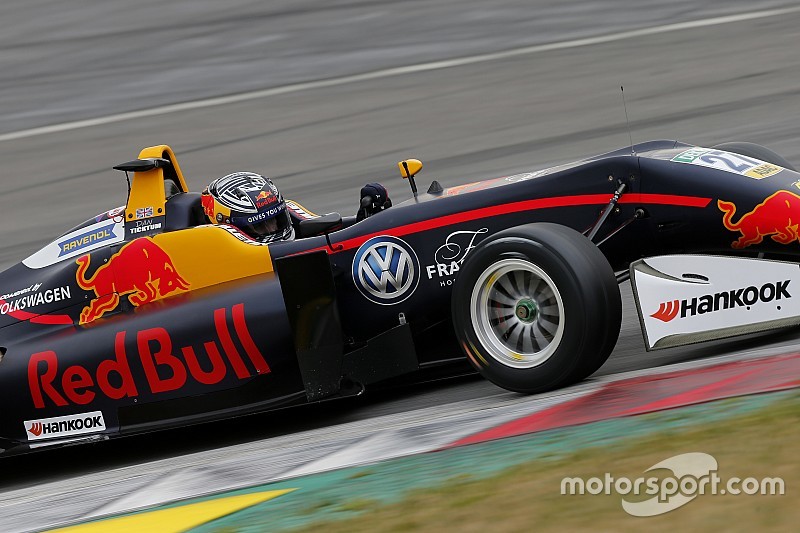 Dan Ticktum se lleva la pole de la F3 Europea en Pau
