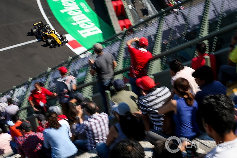 Sainz, a por todas en su segunda carrera con Renault