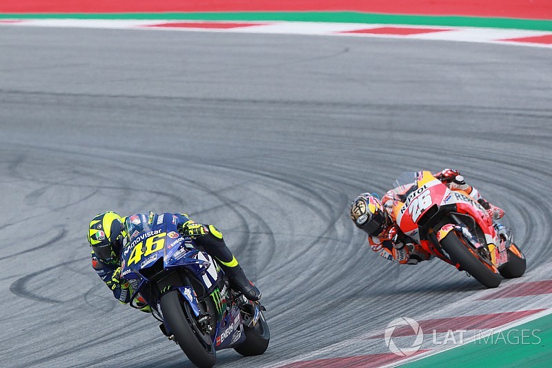 Rossi szerint a TOP 5-ben is végezhetett volna, ha előrébbről rajtol - Vinales feladta