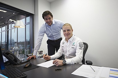 Вольф объяснил, почему Mercedes выбрала Боттаса
