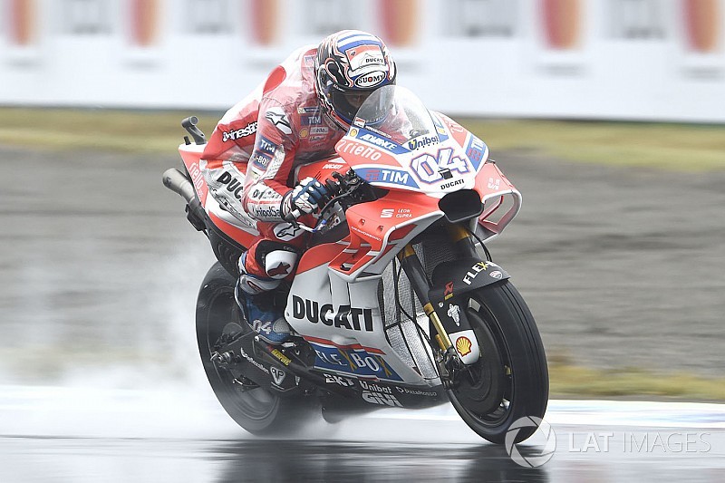 Dovizioso lidera sexta chuvosa no Japão; Márquez é 2º e cai