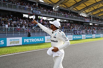 Dia de sonho para Hamilton; o sábado na Malásia