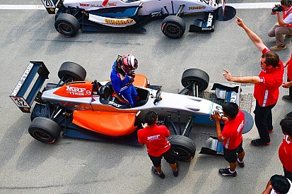 GALERI: Kemenangan perdana Presley Martono di MRF Challenge
