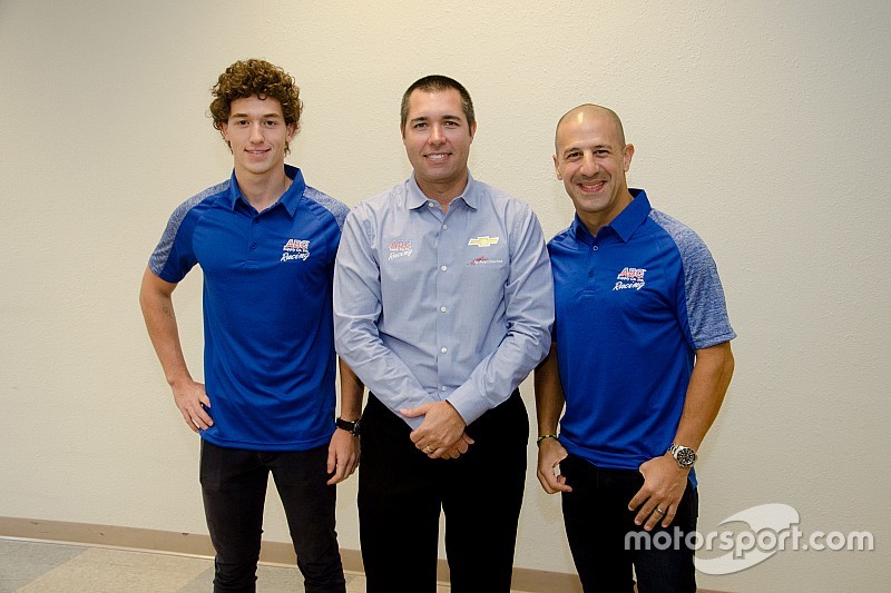 Foyt confirma gaúcho Leist ao lado de Kanaan na Indy