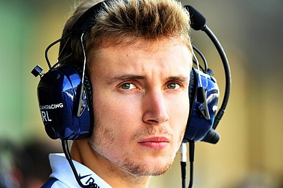 Pai defende contratação de Sirotkin: “Mais forte que Kubica”
