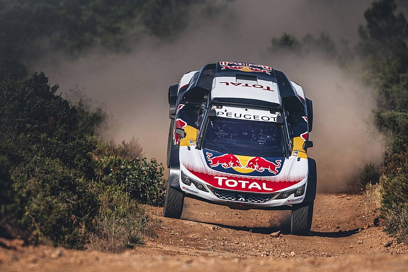 Видео: Peugeot тестирует новую машину для «Дакара»