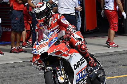 Lorenzo: MotoGP não tem cultura de paradas como a F1