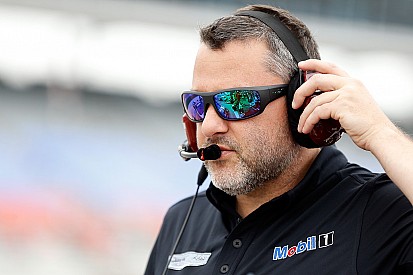 Тони Стюарт поможет команде Алешина выставить третью машину на Indy 500