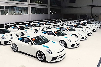 Porsche lança ‘Carrera Cup’ e apresenta novos carros de 2018