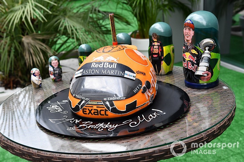 Képeken Max Verstappen születésnapi bulijaa az Orosz Nagydíjon