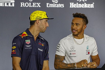 Hamilton alerta Ricciardo para não arruinar relação com time