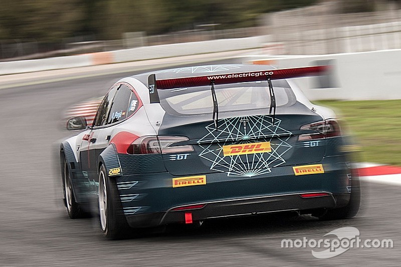 VIDÉO - La Tesla Model S GT poursuit sa préparation