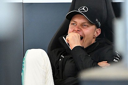 5 helyes rajtbüntetést kap Bottas: abszolút hátvéd nélkül maradhat Hamilton