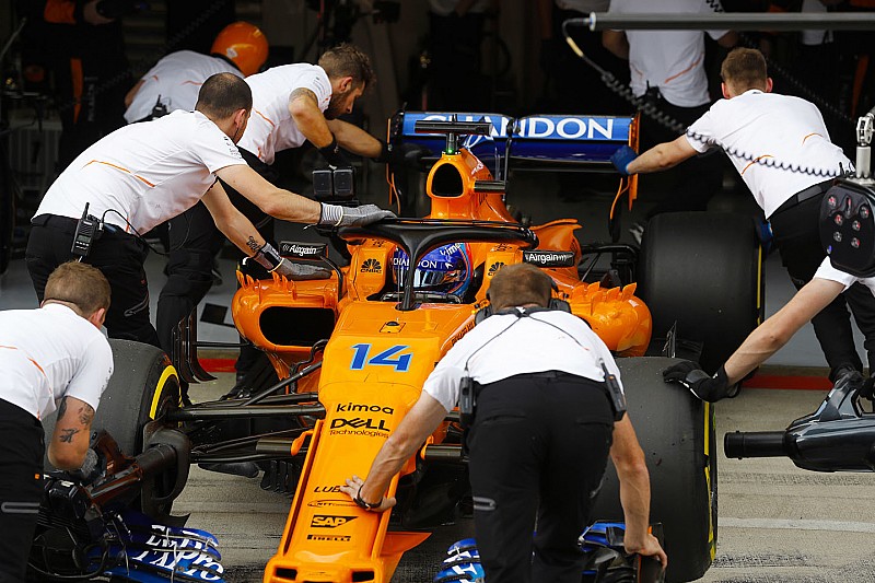 McLaren: Alonso parte dalla pit lane per la sostituzione della MGU-K e dell'ala