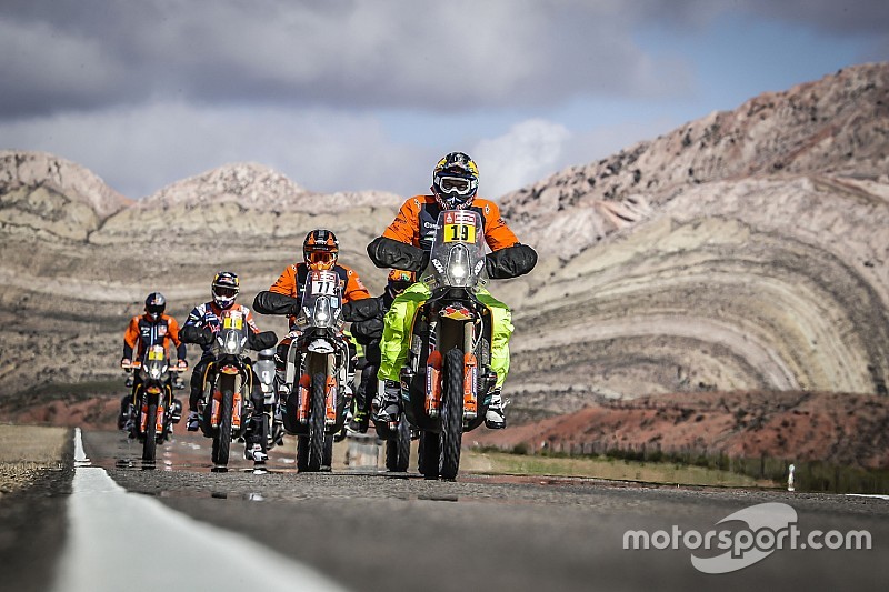 VIDEO: La etapa 10 para autos y motos del Dakar