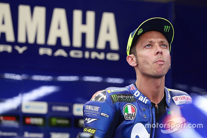 Росси решил провести как минимум год в автогонках после карьеры в MotoGP