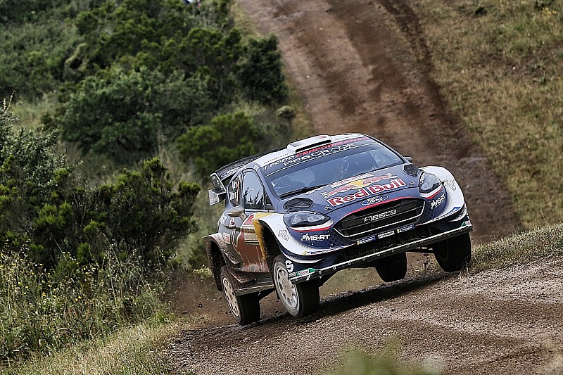 İtalya WRC: Mikkelsen kaza yaptı, Ogier lider