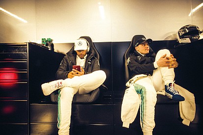 Bottas, Hamilton'la Mercedes'te kalmak istiyor