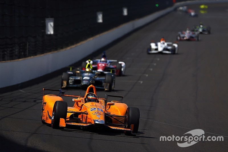 Vídeo: Alonso, 12º en el último día de prácticas antes del 'Carb Day' de Indy 500
