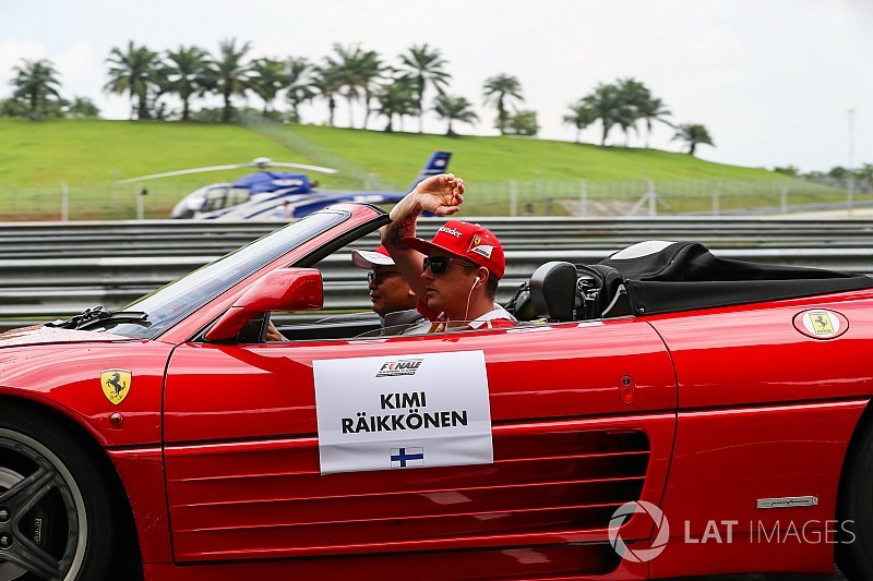 Räikkönen a legmenőbb autót kapta a versenyzői felvonuláson