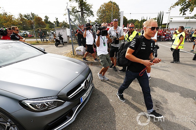 Villeneuve szerint Bottas kevés, és Wolff miatt Hamilton elbukhatja a címet
