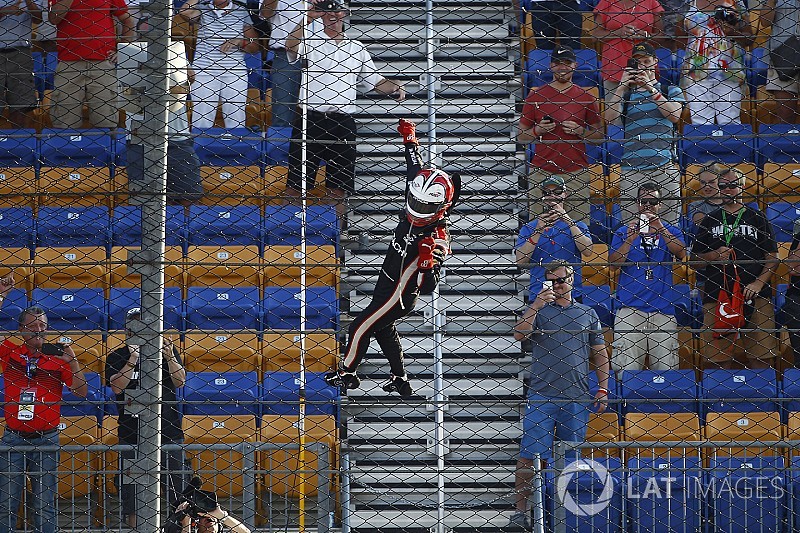 Castroneves, en quête d'un titre qui se refuse à lui